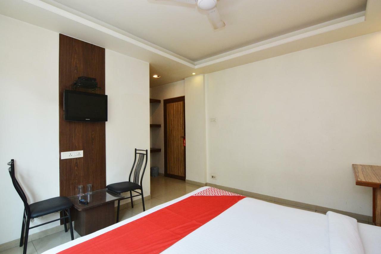 ホテルOyo 24197 Saptaruchi Pimpri-Chinchwad エクステリア 写真